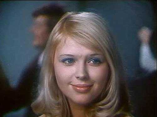 Одна из самых эффектных блондинок советского кино, «персидская принцесса» с экзотическим именем: Ирэн Азер. Виражи ее судьбы