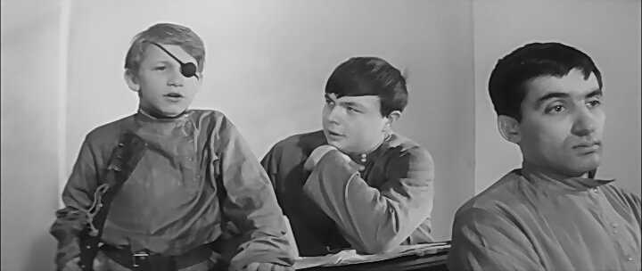 Роль Мамочки в кинокартине "Республика "ШКИД", сделала его звездой советского кино. Начало карьеры и закат Саши Кавалерова